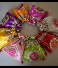 Meena bazar hamper