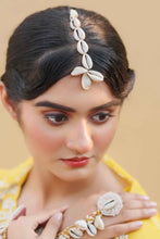 Karnavati Haathful,Tikka,Earrings