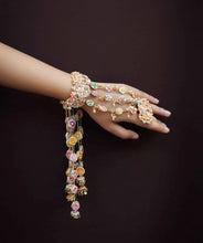 Ratnavati Haathful (set of 2)