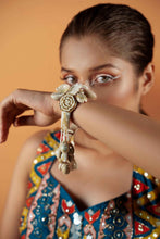 Shells Muse Bangles (set of 2)