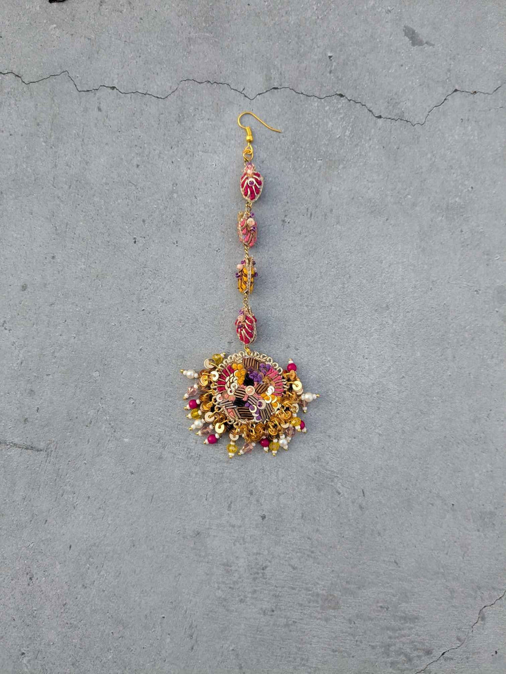 Situ (necklace+tikka+eariings+haathful+kaleeras)