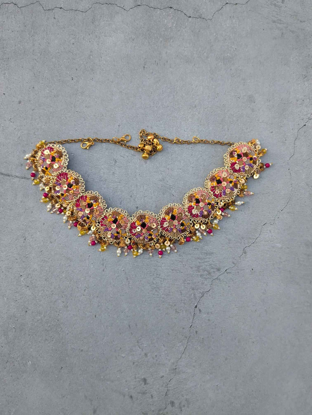 Situ (necklace+tikka+eariings+haathful+kaleeras)