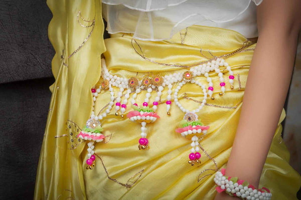 Daisy real look-alike mogra Kamarband with Pink,green Floral Accents with ghungros,emroidered motif