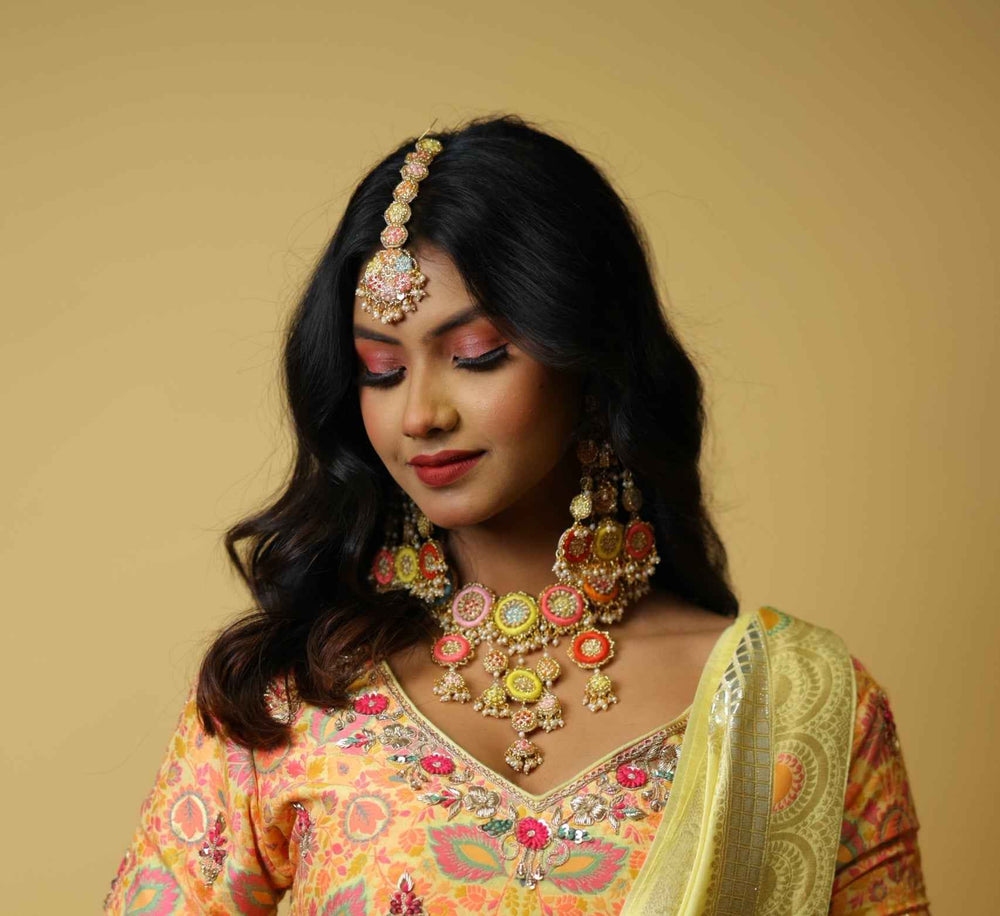 Niharika Earrings Necklace Tikka