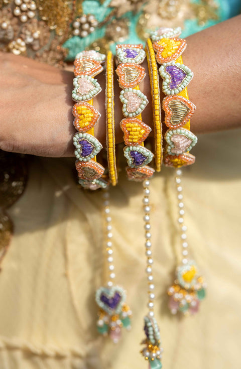 Ritu Bangles (set of 5,one hand)