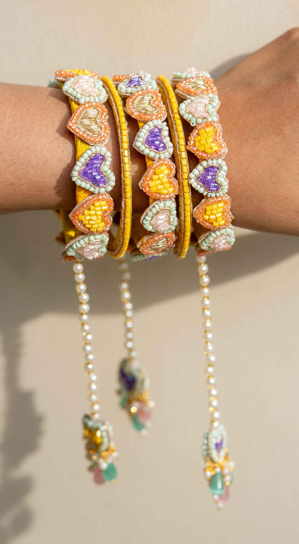 Ritu Bangles (set of 5,one hand)