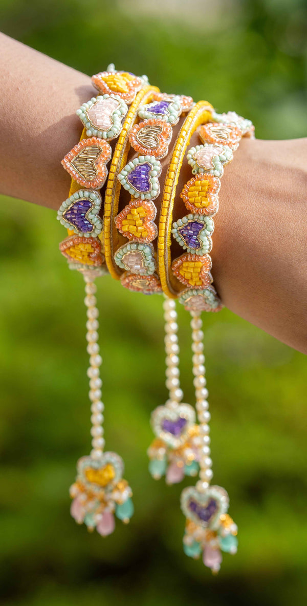 Ritu Bangles (set of 5,one hand)