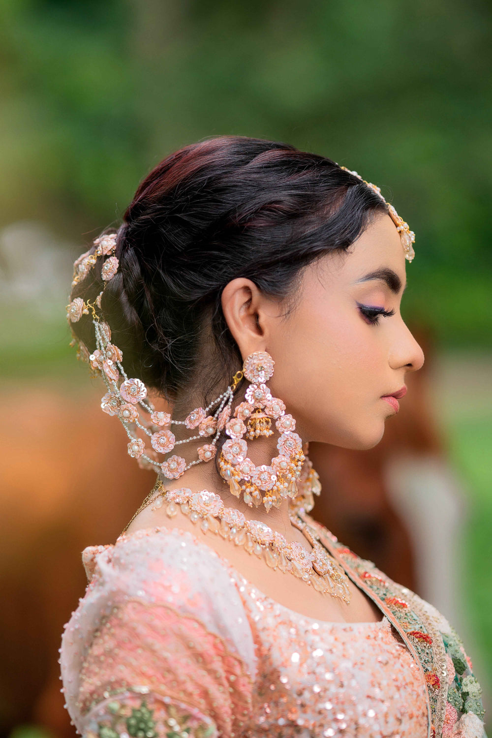 Amrita Round Earrings with earchain