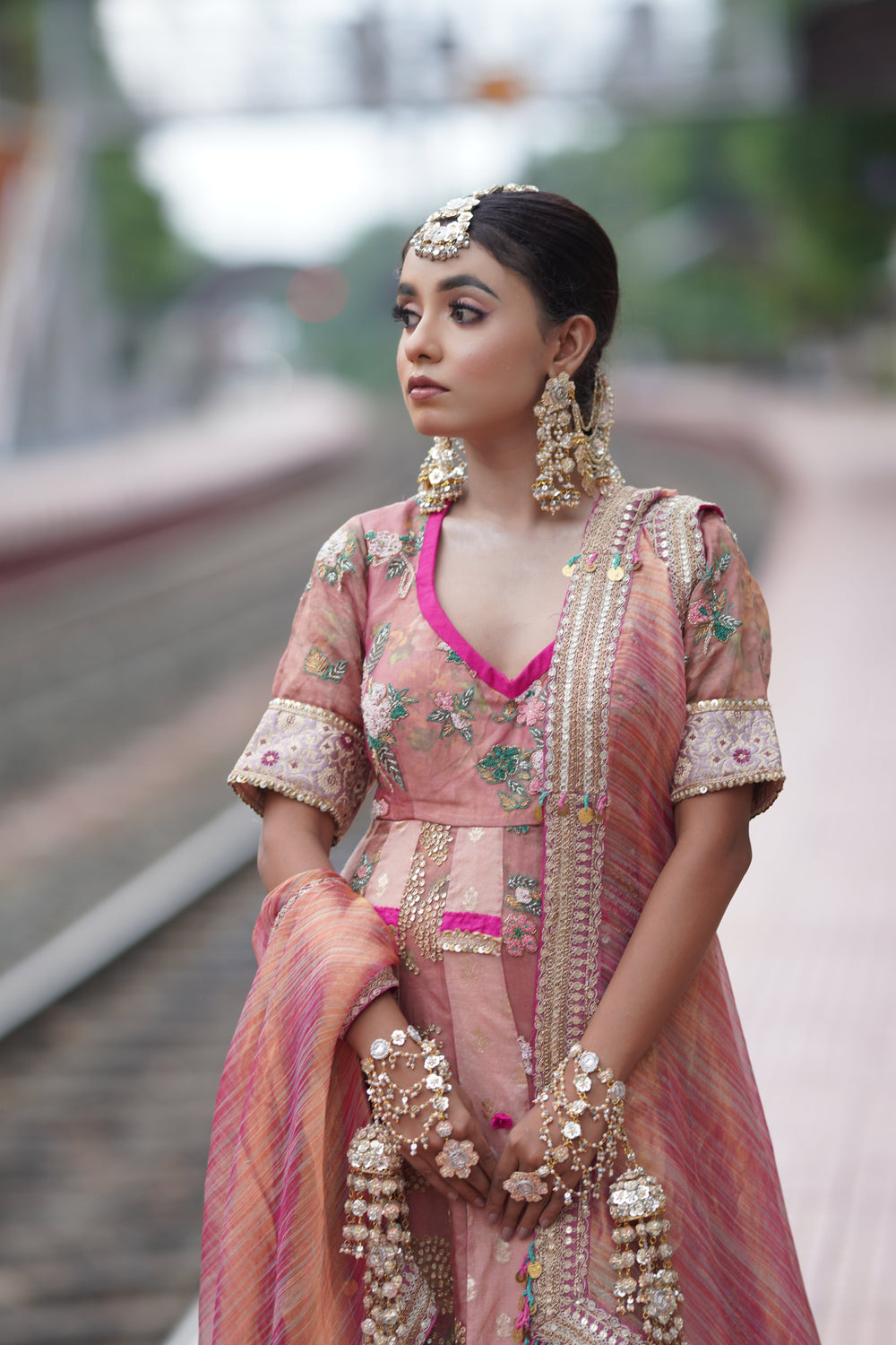 Shuvangi Full Set ( necklace+earrings+earchain+tikka+bangles pair+hairbraids )