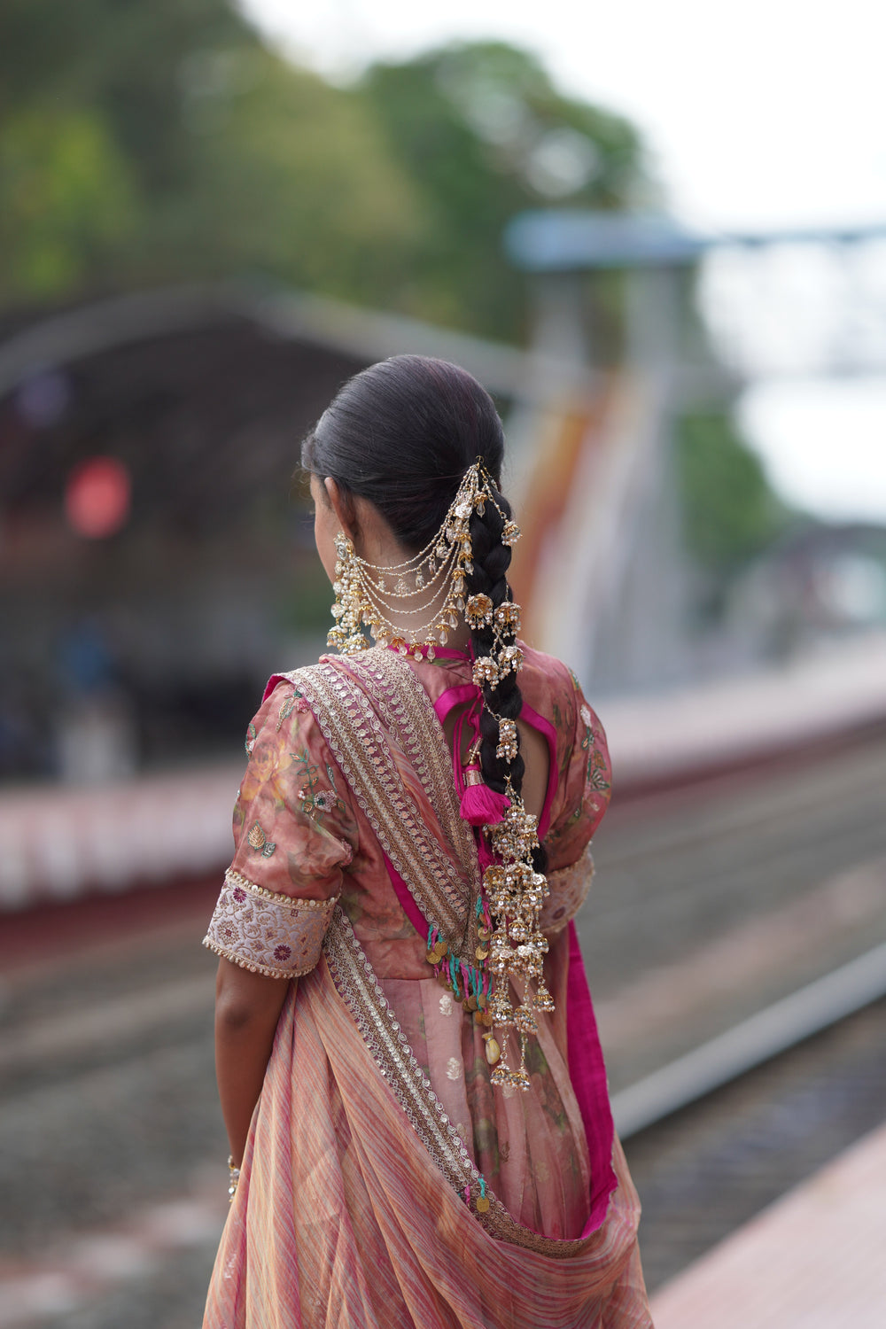 Shuvangi Full Set ( necklace+earrings+earchain+tikka+bangles pair+hairbraids )