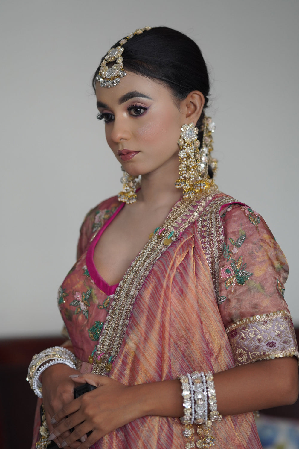 Shuvangi Full Set ( necklace+earrings+earchain+tikka+bangles pair+hairbraids )