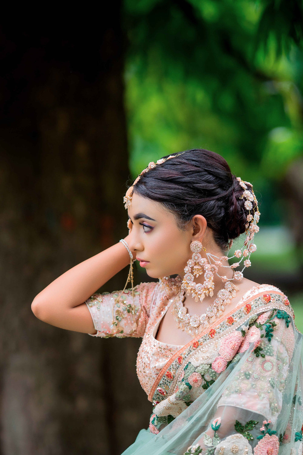 Amrita Necklace+Earrings+Earchain+Tikka
