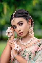 Amrita Necklace Earrings Tikka Haathful