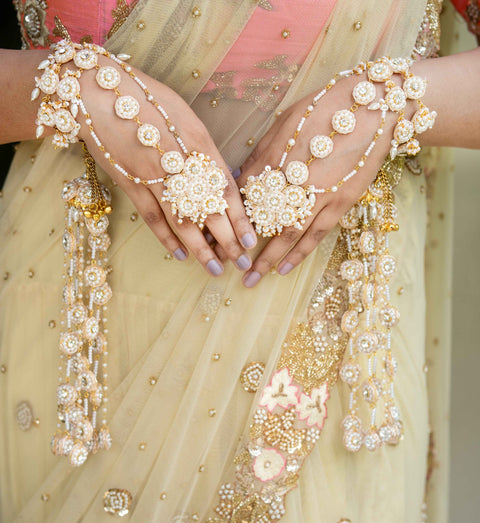 Nibedita Haathful with kaleeras(Set of 2)