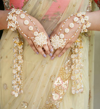 Nibedita Haathful with kaleeras(Set of 2)